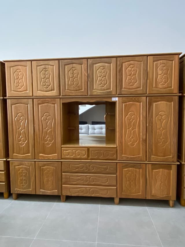 Guarda-roupa capelinha cerejeira