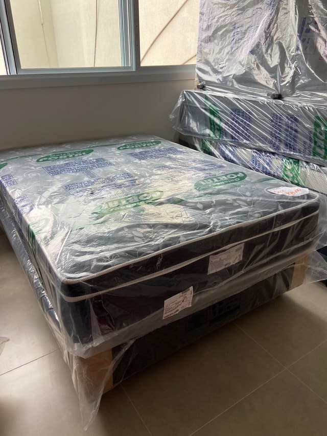 Conjunto pérola negra 1.38 m.